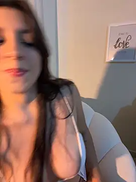 Snapshot of loolla_23 chatting on September 19, 3:30 am loolla 23 online show from September 19, 3:30 am