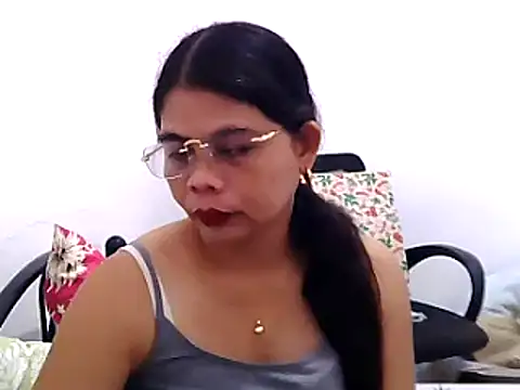 Snapshot of pinay_milfxx chatting on February 21, 11:54 pm pinay milfxx online show from February 21, 11:54 pm