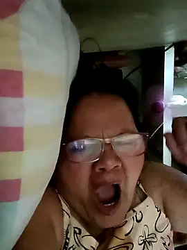 Chubbysweetmom online show from April 5, 5:48 am