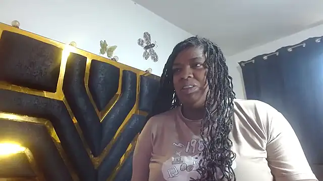 Snapshot of morenahott1 chatting on June 2, 3:03 pm morenahott1 online show from June 2, 3:03 pm
