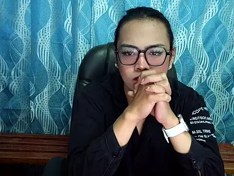 Snapshot of Your_PrettyGirlxxx chatting on September 16, 12:00 am Your PrettyGirlxxx online show from September 16, 12:00 am