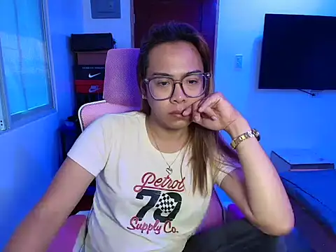 Snapshot of Your_PrettyGirlxxx chatting on February 20, 1:24 am Your PrettyGirlxxx online show from February 20, 1:24 am