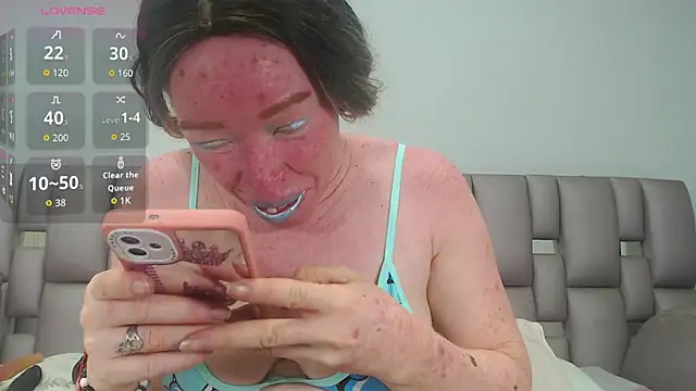 Kittywhiteass online show from September 11, 1:39 am