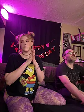 Snapshot of Mallorykoxx69 chatting on February 15, 8:00 am Mallorykoxx69 online show from February 15, 8:00 am