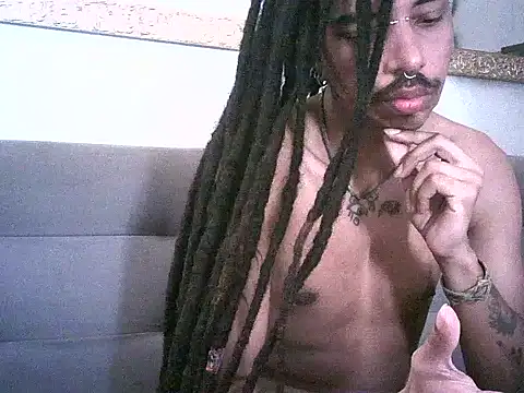 Snapshot of DarkSlim666 chatting on January 7, 4:20 pm DarkSlim666 online show from January 7, 4:20 pm