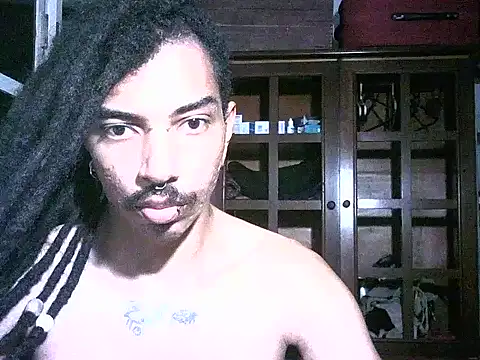 Snapshot of DarkSlim666 chatting on February 15, 3:36 am DarkSlim666 online show from February 15, 3:36 am