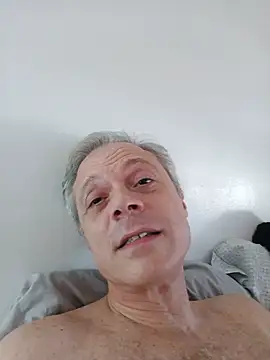 Snapshot of Almadaxxx chatting on May 23, 7:35 am Almadaxxx online show from May 23, 7:35 am
