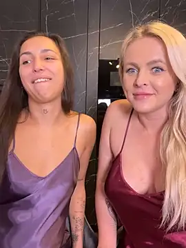 Snapshot of Keep_us_wild chatting on December 18, 7:58 am Keep us wild online show from December 18, 7:58 am