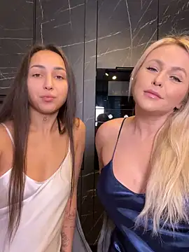 Snapshot of Keep_us_wild chatting on January 5, 4:47 am Keep us wild online show from January 5, 4:47 am