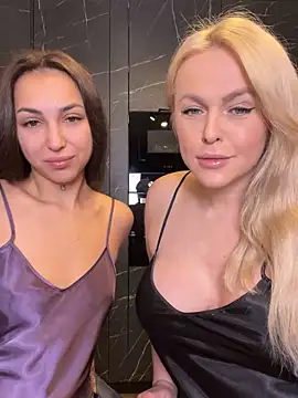 Snapshot of Keep_us_wild chatting on March 9, 10:30 pm Keep us wild online show from March 9, 10:30 pm