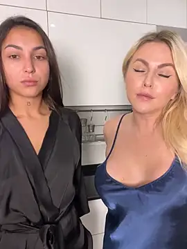 Snapshot of Keep_us_wild chatting on October 3, 4:31 am Keep us wild online show from October 3, 4:31 am