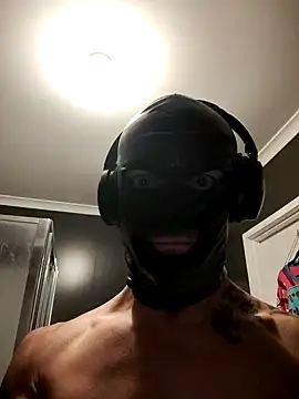 Snapshot of TheTree13 chatting on December 28, 11:41 am TheTree13 online show from December 28, 11:41 am