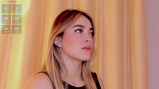 Assh lee  online show from February 26, 1:21 pm