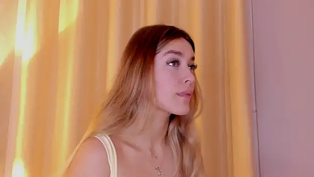 Assh lee  online show from April 14, 1:06 pm