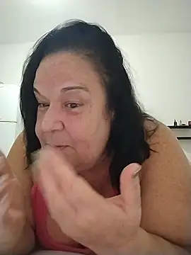 Snapshot of Yaya_Mineira chatting on May 29, 11:14 pm Yaya Mineira online show from May 29, 11:14 pm