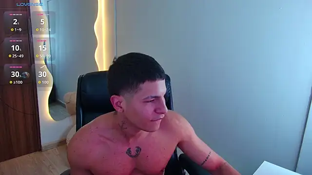 Snapshot of harrisoncuper chatting on June 25, 10:14 pm harrisoncuper online show from June 25, 10:14 pm