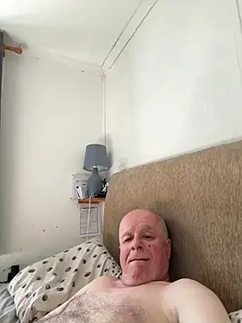 Snapshot of locallad88 chatting on July 9, 3:38 pm locallad88 online show from July 9, 3:38 pm