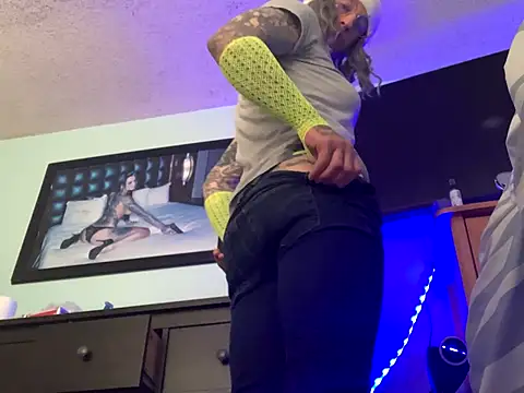 Kik SickSlut88 online show from October 11, 3:10 pm