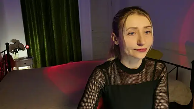 Snapshot of ZoeGrant chatting on May 3, 7:42 pm ZoeGrant online show from May 3, 7:42 pm