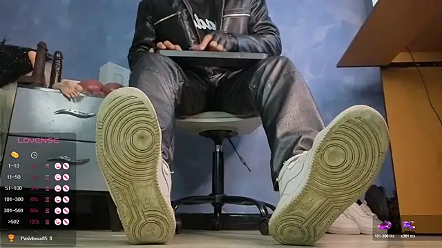 TomLover 12 online show from February 11, 12:32 pm