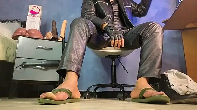 TomLover 12 online show from April 18, 2:15 am