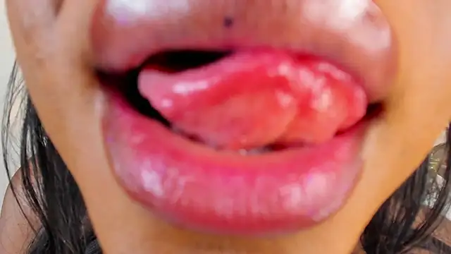 GianinaLewis online show from March 13, 4:38 am