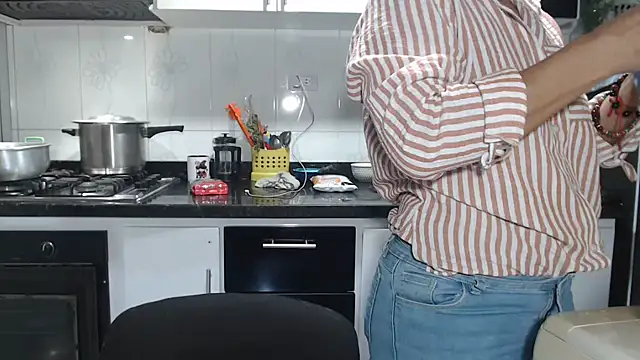 kateleyagrey online show from December 20, 9:22 pm