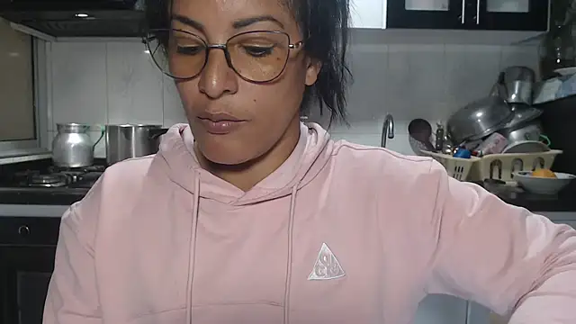 kateleyagrey online show from January 7, 7:38 pm