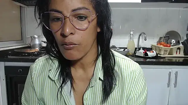 kateleyagrey online show from May 22, 7:08 pm