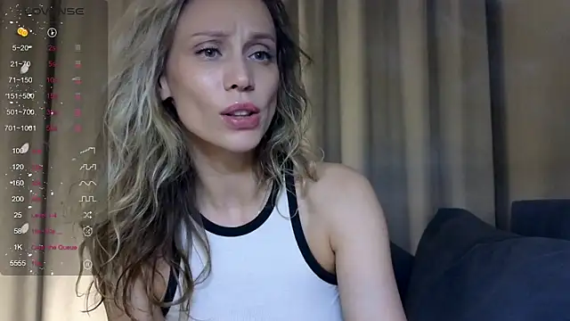 Snapshot of Alice_Wonders chatting on May 1, 7:51 pm Alice Wonders online show from May 1, 7:51 pm