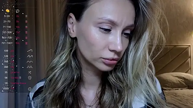 Snapshot of Alice_Wonders chatting on May 29, 9:02 pm Alice Wonders online show from May 29, 9:02 pm
