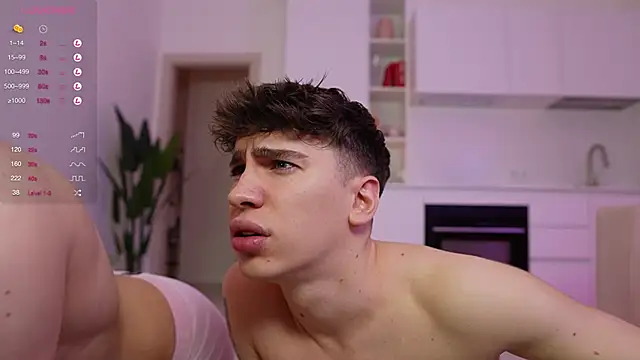 Snapshot of Evan__White_ chatting on February 13, 6:38 pm Evan  White  online show from February 13, 6:38 pm