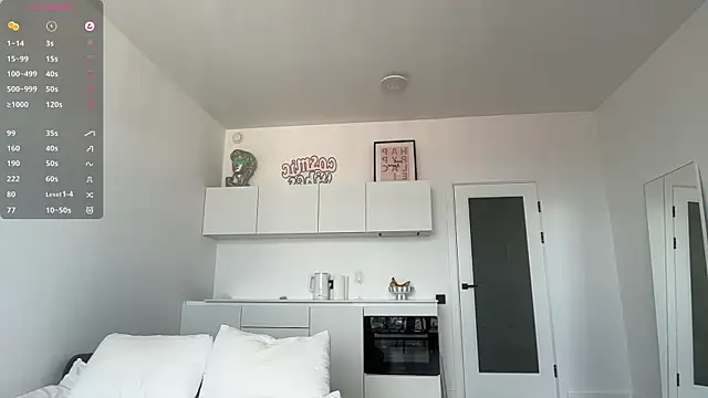 Snapshot of Evan__White_ chatting on June 22, 6:54 am Evan White online show from June 22, 6:54 am