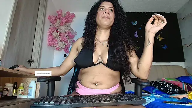 Hot Brunette34 online show from May 28, 10:18 pm