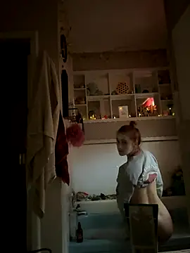 Snapshot of ClumsyLink chatting on November 18, 5:39 pm ClumsyLink online show from November 18, 5:39 pm