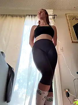 Snapshot of ClumsyLink chatting on December 4, 9:56 pm ClumsyLink online show from December 4, 9:56 pm