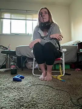 Snapshot of ClumsyLink chatting on January 19, 12:47 am ClumsyLink online show from January 19, 12:47 am