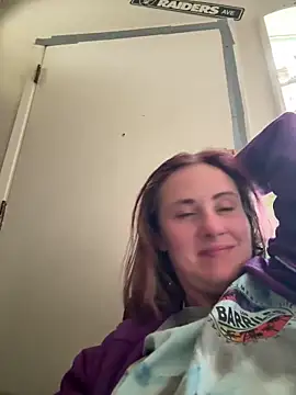 Snapshot of ClumsyLink chatting on February 10, 10:14 pm ClumsyLink online show from February 10, 10:14 pm