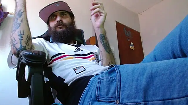 Snapshot of Tatted21xxx chatting on June 13, 7:56 pm Tatted21xxx online show from June 13, 7:56 pm