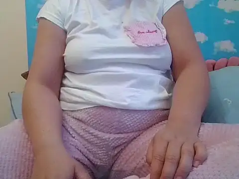 Snapshot of RealLittleRedRidingHood chatting on March 31, 5:24 pm RealLittleRedRidingHood online show from March 31, 5:24 pm