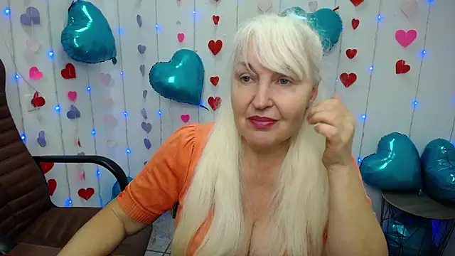 BlondyLeeBest online show from February 2, 4:48 am