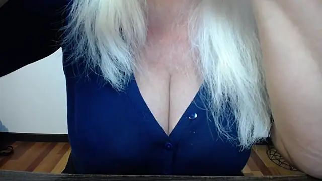 BlondyLeeBest online show from December 2, 7:57 am