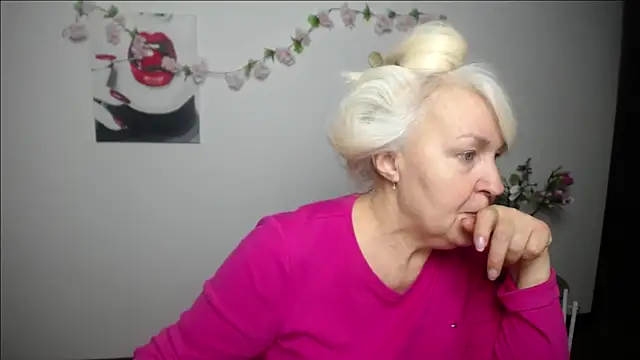 BlondyLeeBest online show from February 9, 7:29 pm