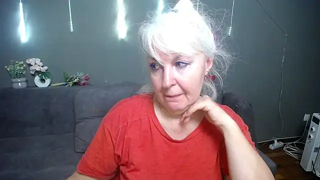 Snapshot of BlondyLeeBest chatting on May 6, 6:35 pm BlondyLeeBest online show from May 6, 6:35 pm