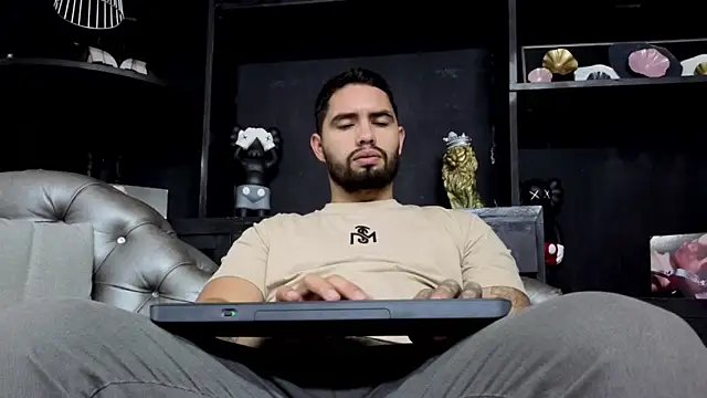 matteosantos online show from December 18, 11:27 am