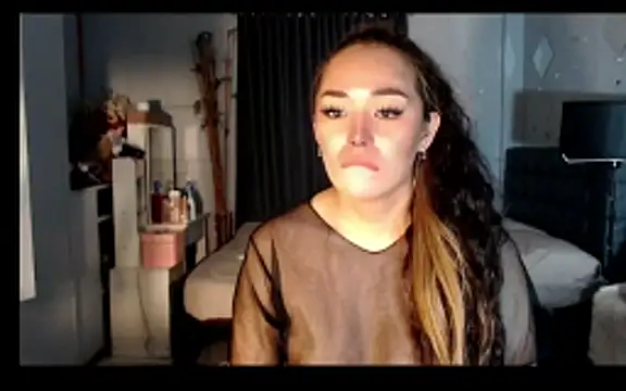 Snapshot of DivaMooree chatting on April 29, 2:59 am DivaMooree online show from April 29, 2:59 am