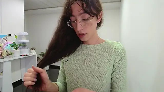 Snapshot of NicoleCortez chatting on December 15, 4:07 am NicoleCortez online show from December 15, 4:07 am