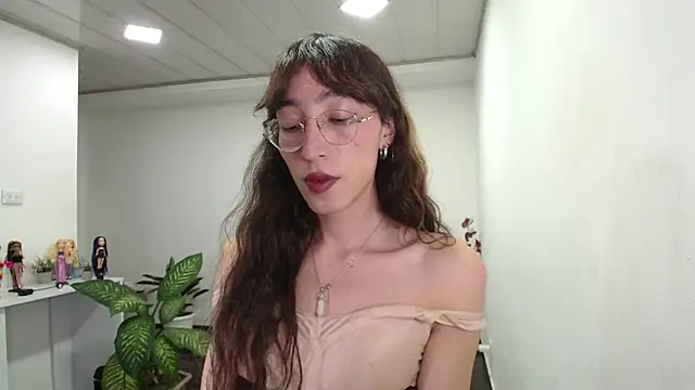 Snapshot of NicoleCortez chatting on March 23, 5:43 am NicoleCortez online show from March 23, 5:43 am