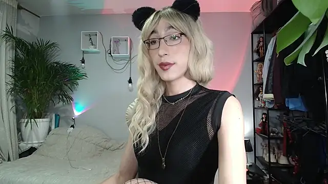 Snapshot of NicoleCortez chatting on October 4, 8:56 am NicoleCortez online show from October 4, 8:56 am