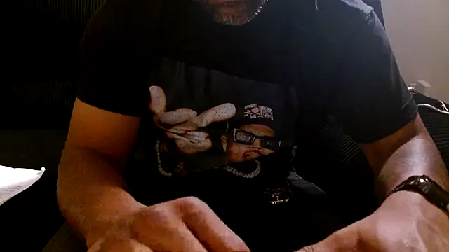 Snapshot of Freaky_dickey chatting on June 4, 10:43 am Freaky dickey online show from June 4, 10:43 am